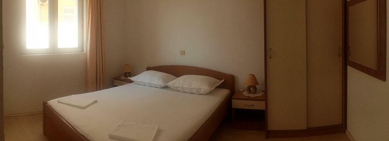 Mesec Apartman Igrane